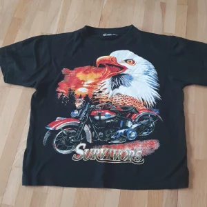 Cropped tee - Barnstorlek xl. Passar perfekt för en mer cropped look eller som en större baby tee