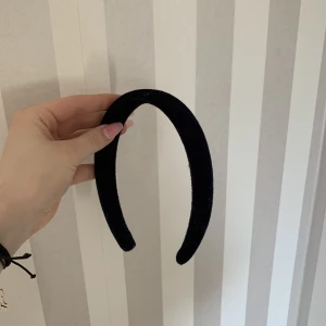 Marinblått diadem  - Köpt på cubus, endast använt ca 2 gnr 