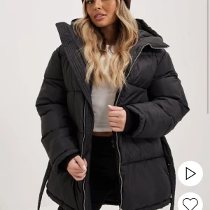 Jacka  - Jacka från Nelly, knappt använd. Strl 38 