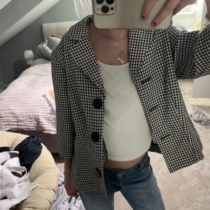 Trekvartsärmad kappa - Sååå snygg trekvartsärmad kappa! Så najs till våren och så snygg!