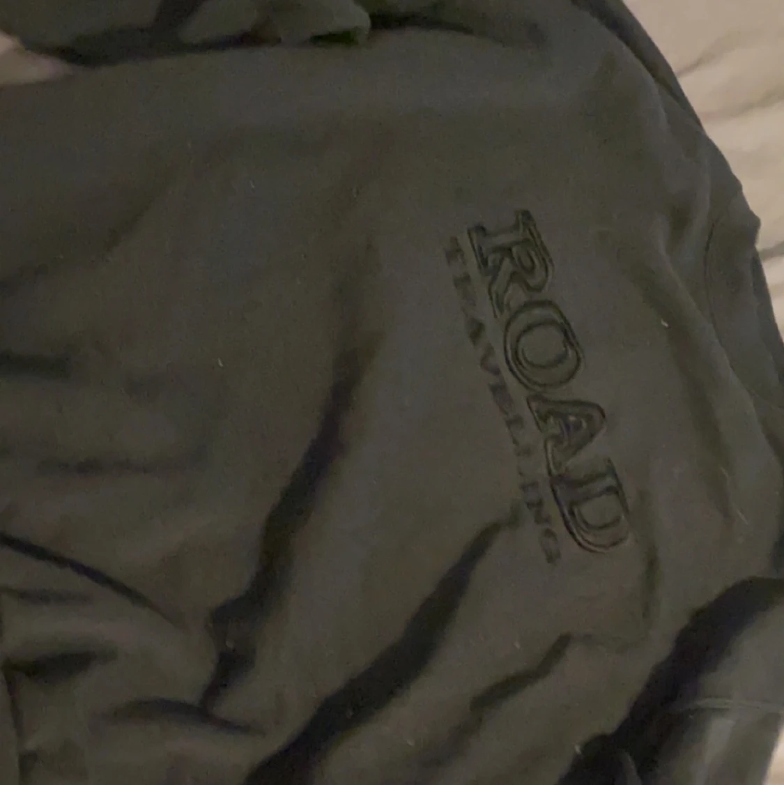 En svart tröja storlek m