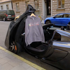 One of one limited  - Knappt använd