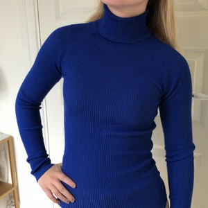 Polotröja från Gina Tricot  - Långärmad polo från Gina Tricot 