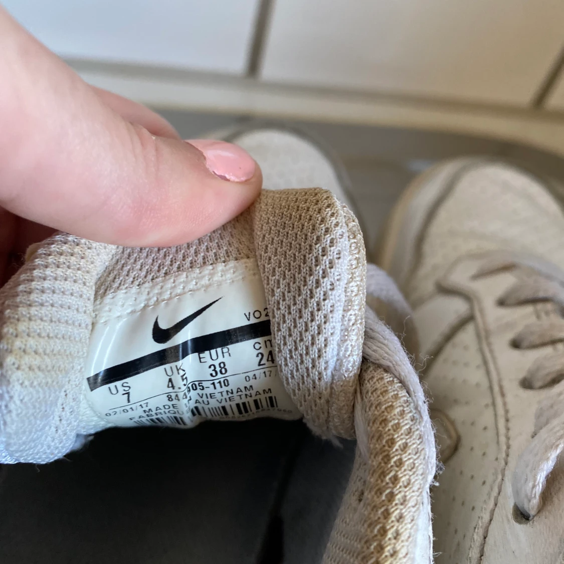 Vita Nike skor  - 91