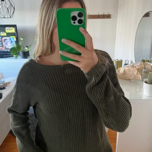 NAKD TRÖJA - Fin grön tröja från NAKD som tyvärr inte kommer till användning.