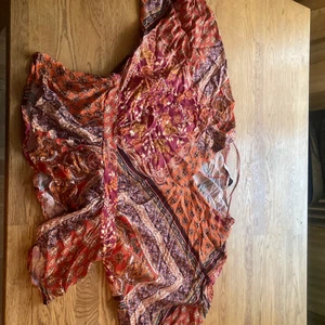 Mönstrad topp - Mönstrad topp från Kappahl i storlek s.