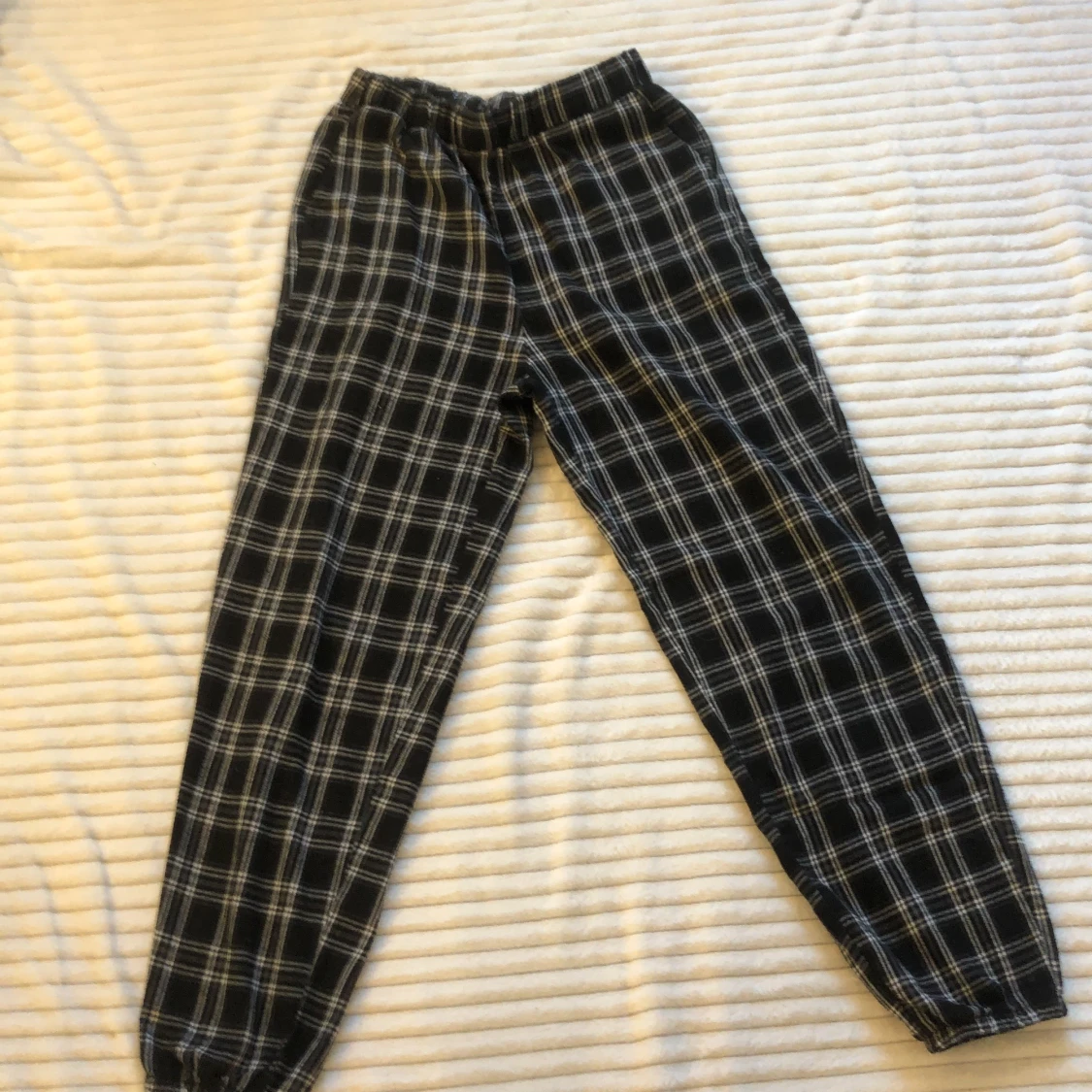 Shein, rutiga pyjamas byxor