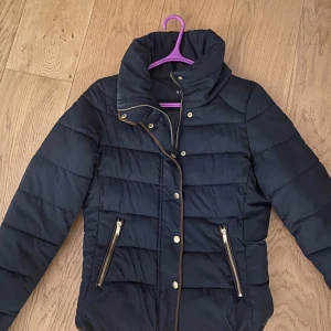 Jacka - Ny utan prislapp  Storlek 36/38