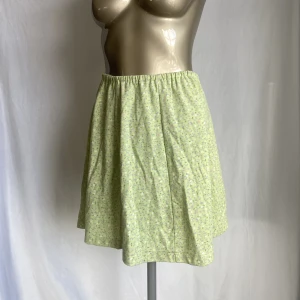 handmade kjol - så söt handgjord mini kjol 😍skön och flowy! resår i midjan