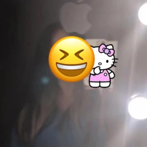 Blont löshår  - Blont löshår som jag klippt för att kunna sätta enskilt för att skapa ”bimbo/skunk” exstentions utan att behöva färga håret. Frakt 45 kr 