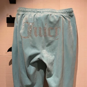 Blå juicy byxor  - Storlek s! Säljer pga brist på användning ❤️fräscha utan fläckar!!