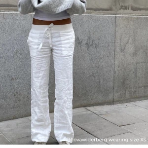 Linnebyxor  - Säljer ett par oanvända linnebyxor från alobha som är helt slutsålda då jag beställde två storlekar! Frakt tillkommer på 66 kr❤️❤️