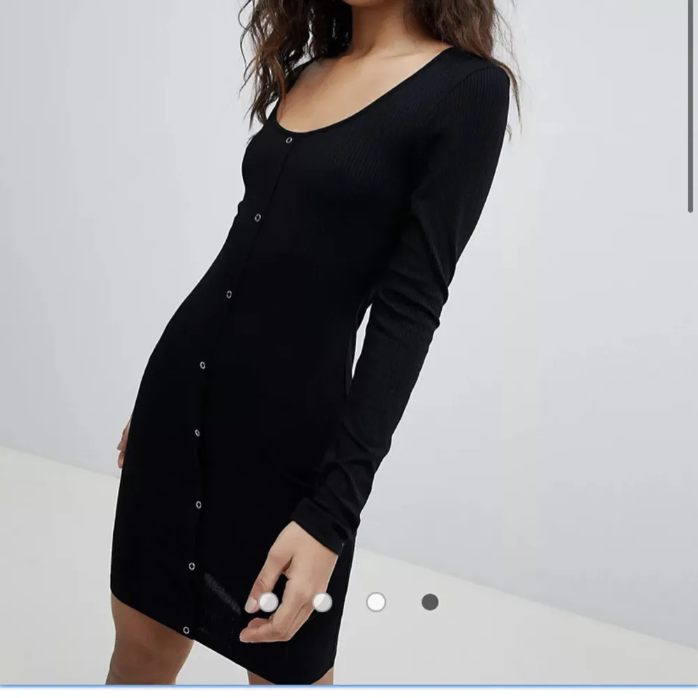 Bodycon klänning från asos. INTE genomskinlig. Storlek Xs passar även S 🫶🏼⚡️💕. Klänningar.