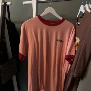 Supreme t shirts - 9/10 Sz L