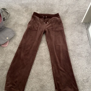 Juciy byxor - Dom är uppsydda passar typ 150cm långa 