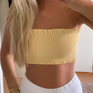 Gul bandeau - Stretch. Passar XS-M. 100kr ink frakt