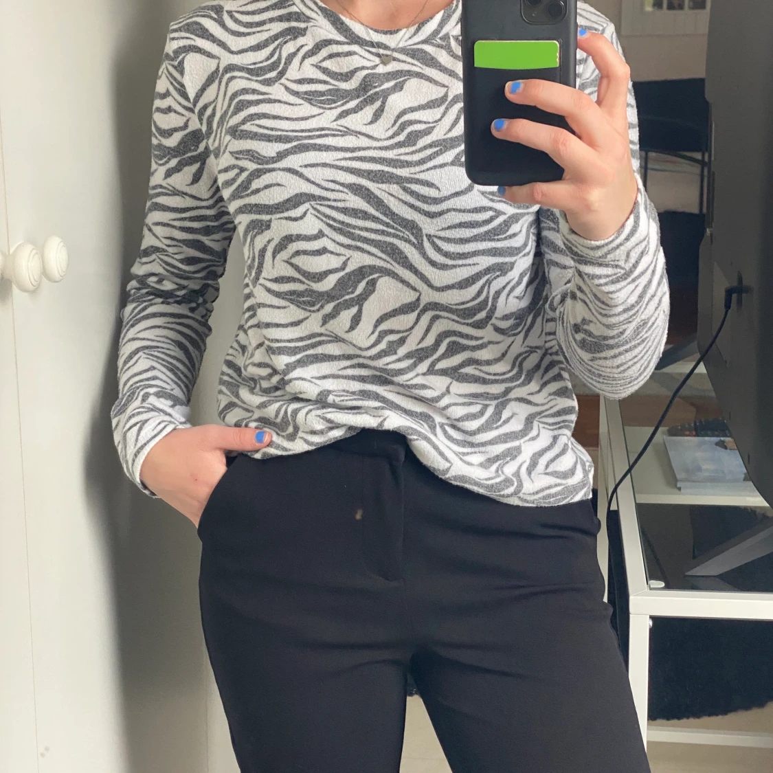 Fin tröja till en kall sommar kväll🌸 - 90