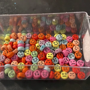 Emoji pärlor - Typ mer än 50 st för 15kr