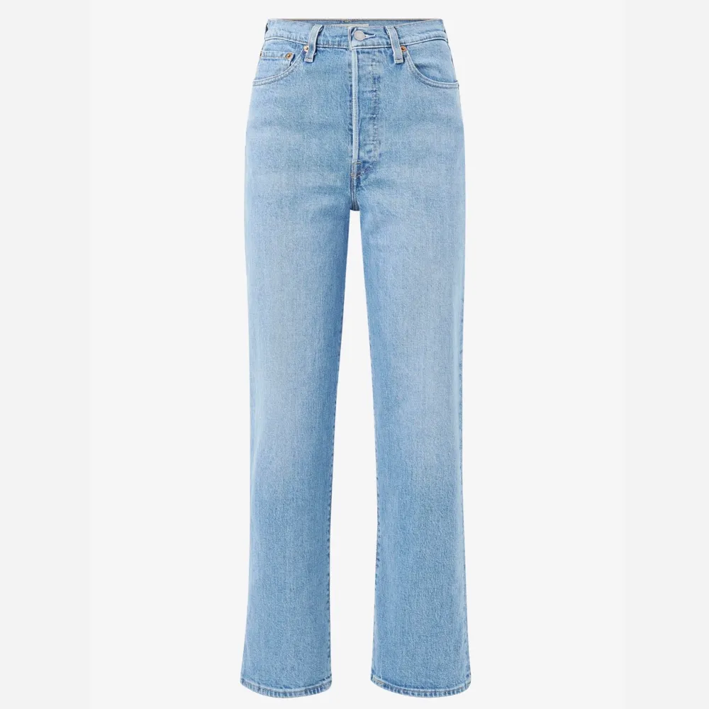 Säljer mina älskade Levis Ribcage straight Ankle jeans i storlek 23/27 då dem blivit för små. Perfekt skick.🌸. Jeans & Byxor.