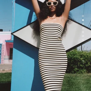 Klänning - Intressekollar på denna asfina zaraklänning!! Slutsåld, säljer till bra pris💘