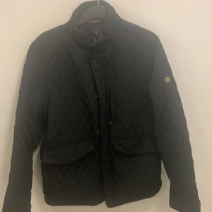 Bondelid jack - Jackan är i perfekt skick storlek s men sitter utmärkt på mig som är medium. Säljes pga använder den inte längre 