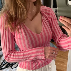 Tröja  - Tröja ifrån nelly. Strl S. Använd fåtal gånger! 