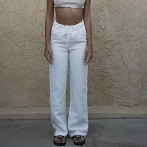 Linnebyxor - Jättesnygga linnebyxor från Adsgn, knappt använda & som nyskick⚡️Nypris 1000kr & perfekta nu till sommaren💓Kan mötas upp i Gbg!