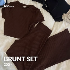 Brunt set - Från Nelly i storlek s Bilden är från min egna tise (@vr123)
