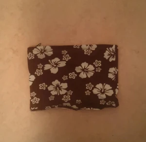 Topp - Topp från hm. Nypris: 100kr Stretching 