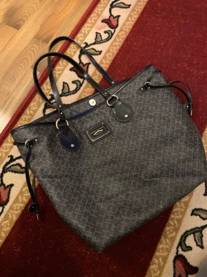 väska - in a very good condition, not damaged