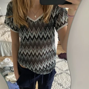 Festtopp - Supersnygg Festtopp i missoni-liknande mönster! Betalning sker via swish🥰