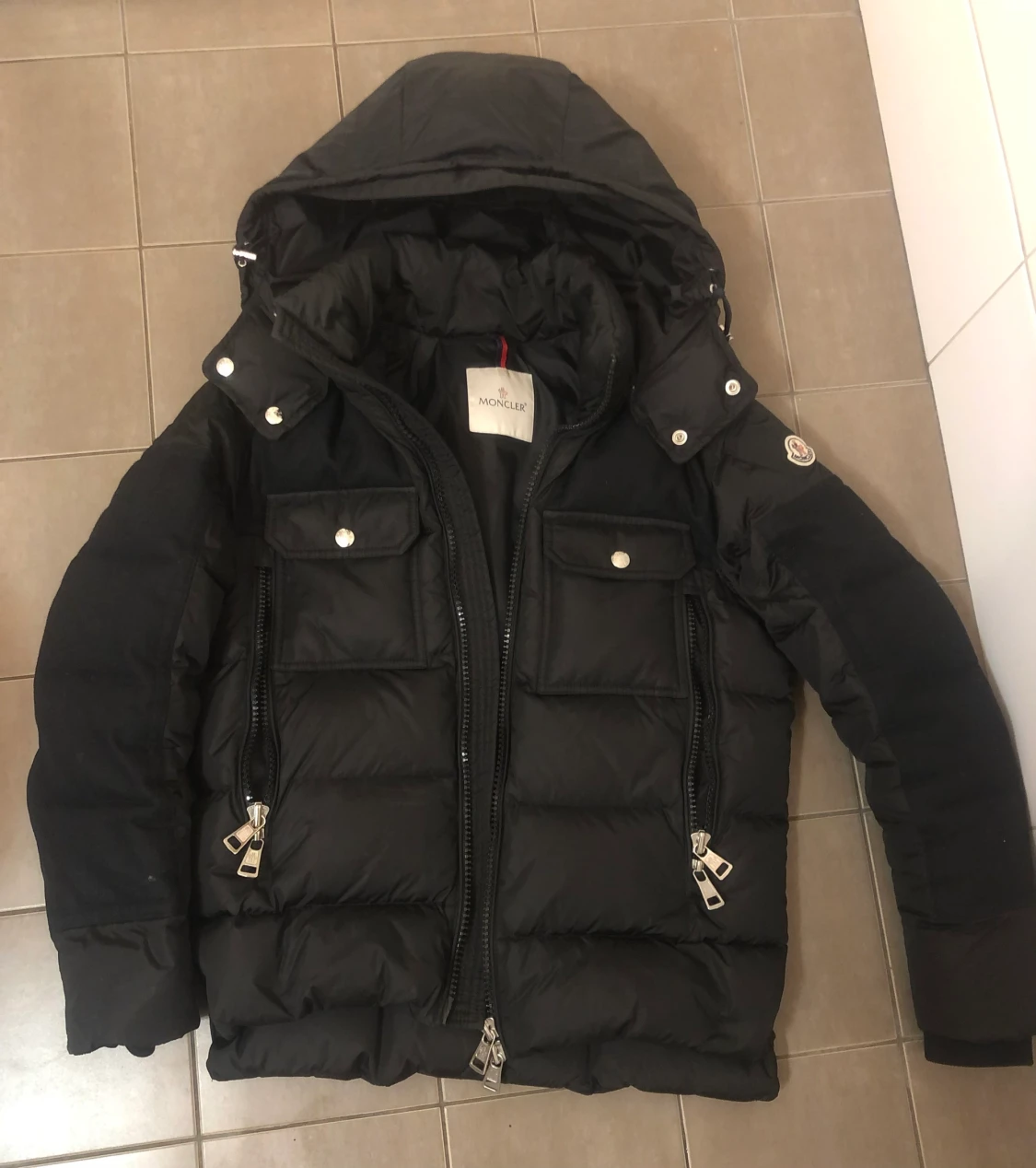 Moncler storlek S/M