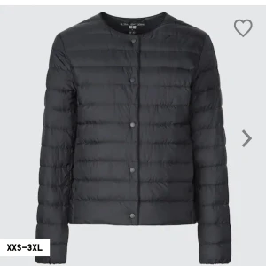 Uniqlo jacka - Säljer nu min sjukt najs och populära jacka från uniqlo. Sparsamt använd och nypris är 800kr🙏🏻💕