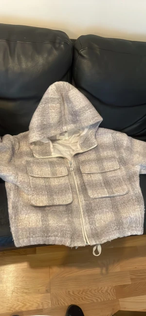 Jacka - Dam jacka från Pull& Bear strl M