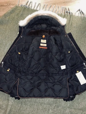 Parajumper  - Parajumper Storlek S Passar även M!  Jätte fint skick 4500kr