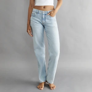Low waist jeans - Skitsnygga lågmidjade jeans🙌🏽🙌🏽 knappt använda, nypris 500kr!! 