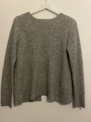 Stickad tröja - Stickad superskön tröja från A&F! Skulle säga att den passar även en S.