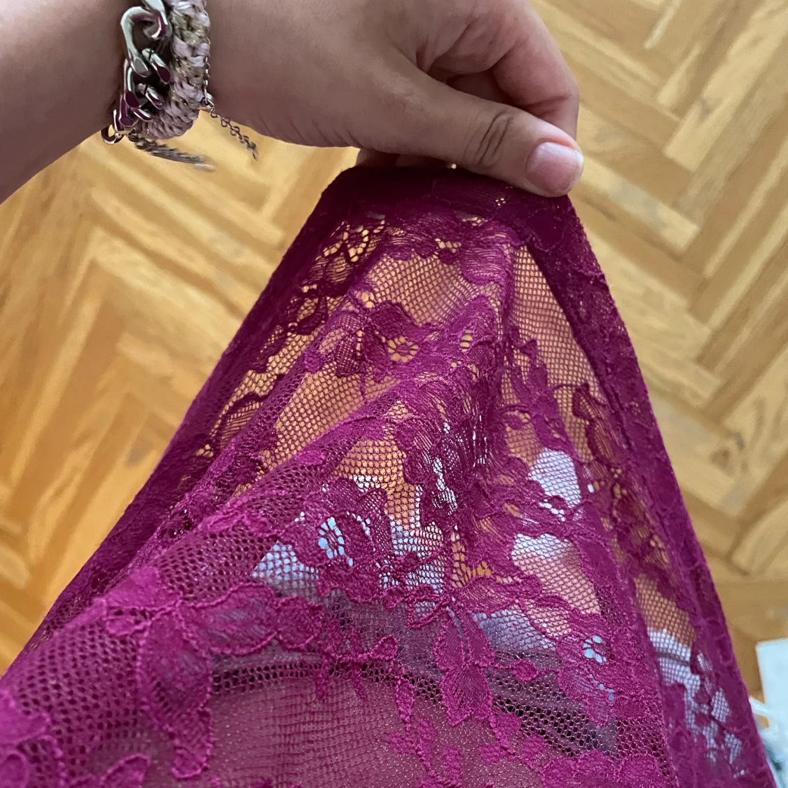 Vinröd/ lila spetstopp  - 91