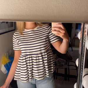 Zara topp - Säljer min zara topp. Sparsamt använd. ‼️Tryck inte på köp direkt