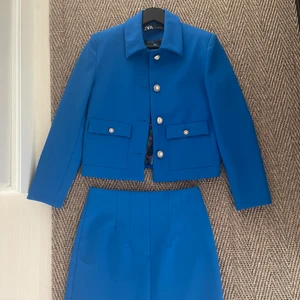 Set från Zara storlek XS - Blått set från zara. Aldrig använt. Storlek XS.  Kan mötas i centrala Malmö eller skicka. Köparen står för frakten.  