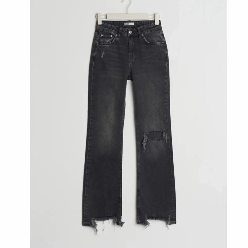 Jättefina jeans från ginatricot som har tyvärr blivit för korta för mig då jag e lång, typ lite Stockholmsstil . Jeans & Byxor.