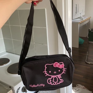 Väska - Söt Hello Kitty väska från second hand! 💋 