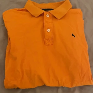 Hm tröja L.O.G.G - En fin Vintage tröja från en hm kollektion år 1993 i strl. M. Den är i fint skick och är knappt använd. Säljer då jag tyvärr inte använder den.  Pris kan diskuteras😇 