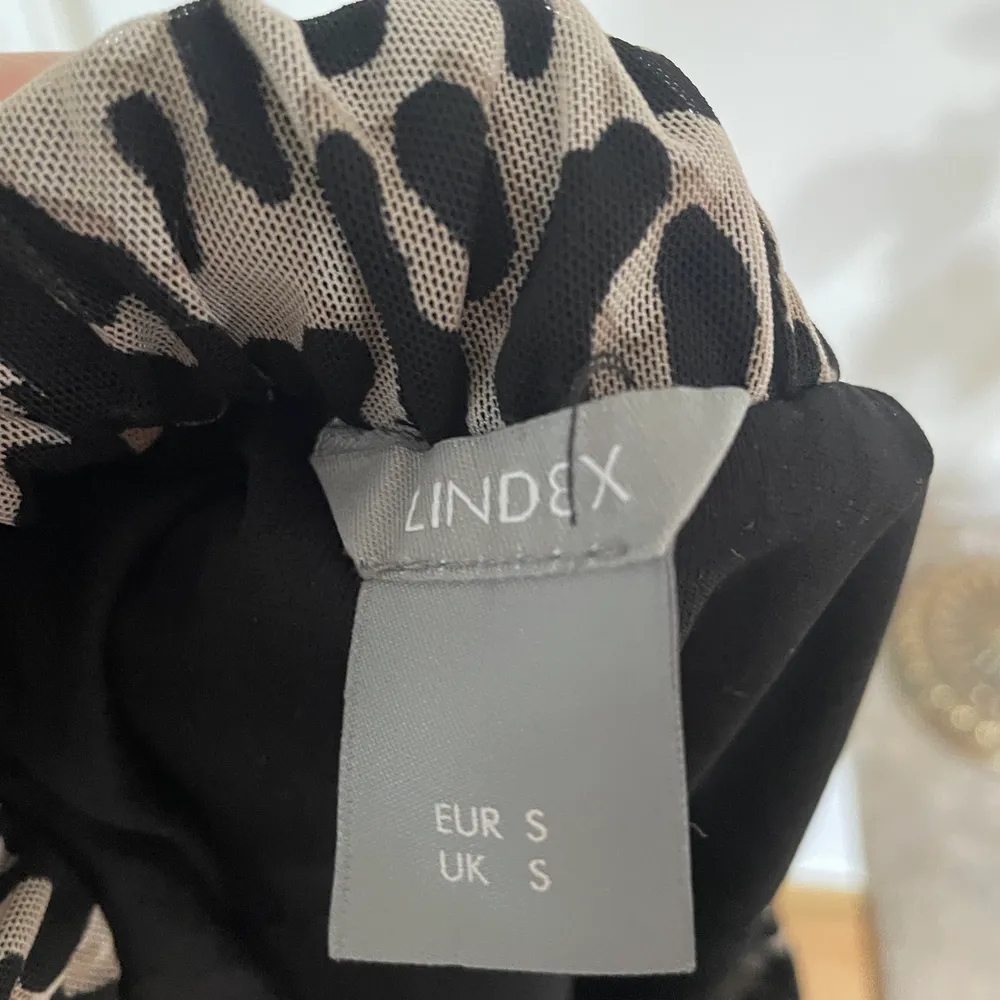 En kjol från Lindex med leopard mönster i storlek S🐯. Kjolar.
