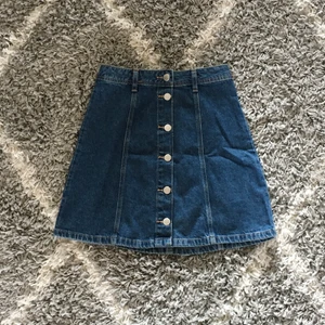 Denim Skirt -  färg: marine blue 💘  Jag köpte den för 249 kr 💌