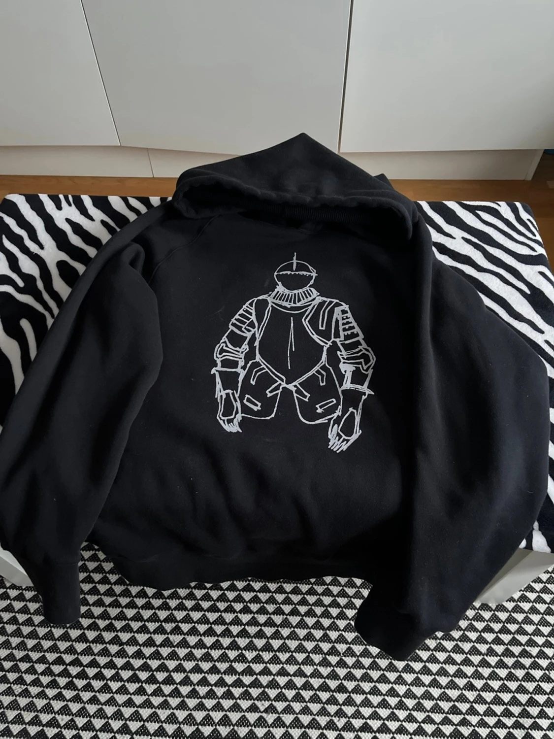 Svart hoodie från Number (N)ine