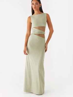 Ljusgrön långklänning  - Jättefin klänning som är helt oanvänd. Köptes förra året inför balen men användes aldrig. Perfekt som balklänning! 