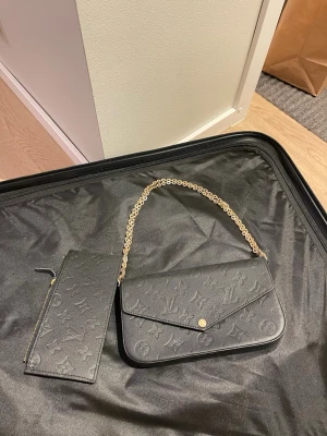 Dam väska - Helt ny oanvänd, väldigt bra kvalité 