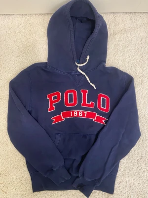 Ralph lauren hoodie - Riktigt stilren Raffehoodie som är sällsynt och perfekt vid Archive stilen, nypris 2500+ mitt pris 1299 