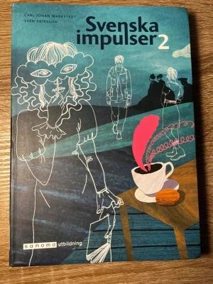 Svenska impulser 2 kursbok - Säljer kursboken 'Svenska impulser 2' av Carl-Johan Markstedt och Sven Eriksson. Boken har ett färgstarkt omslag i blå och turkosa toner med illustrationer och är inbunden. Perfekt för dig som läser svenska på gymnasiet.